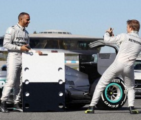 开云官方app入口-阿斯顿马丁碾压红牛车队，汉密尔顿高光表现