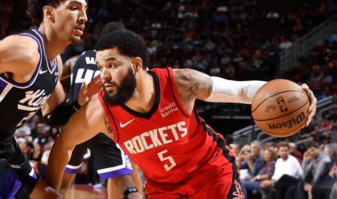 天津队碾压湖人，范弗利特点燃赛场