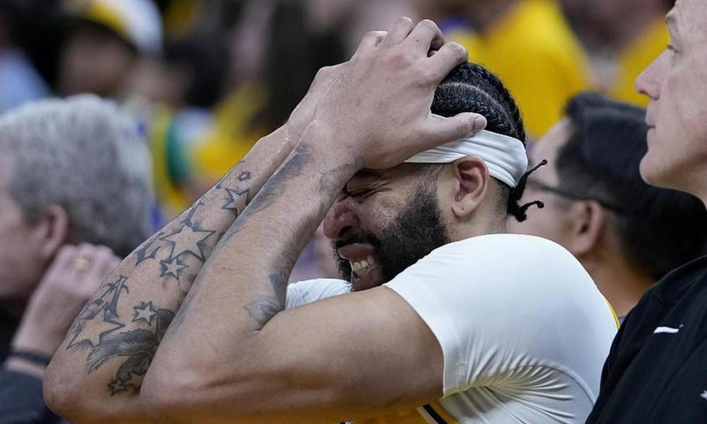 独行侠逆转上海队，浓眉哥扛起全队