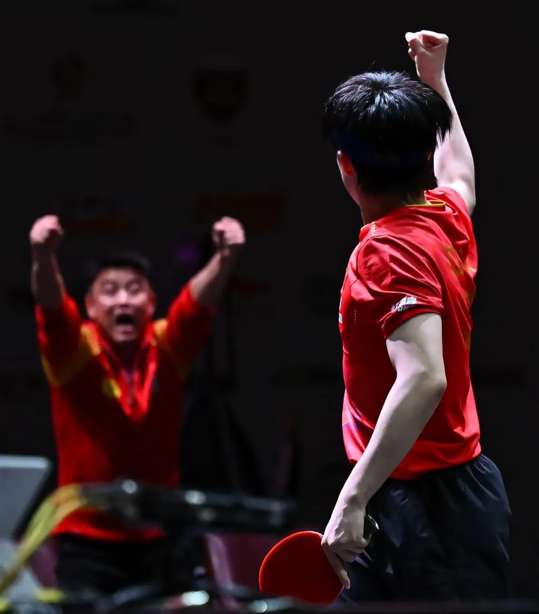 中国乒乓球队绝地反击奥地利乒乓球队，许昕送出助攻
