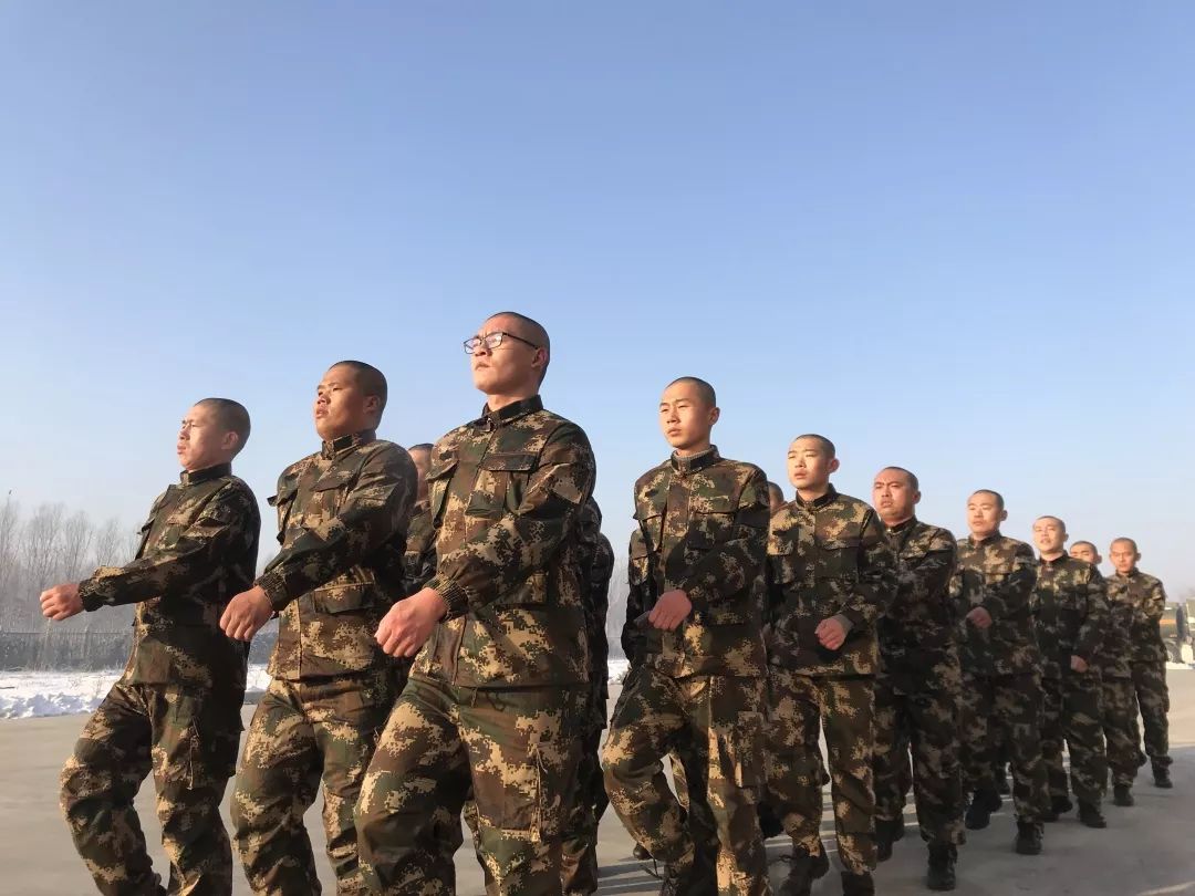 辽宁男篮锐意进军半决赛，勇往直前！