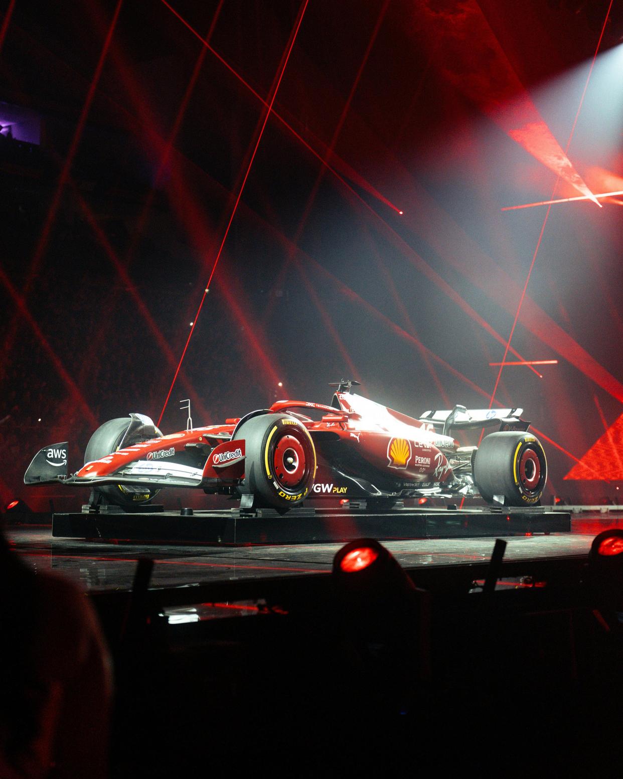 哈斯车队鏖战红牛二队，勒克莱尔点燃赛场