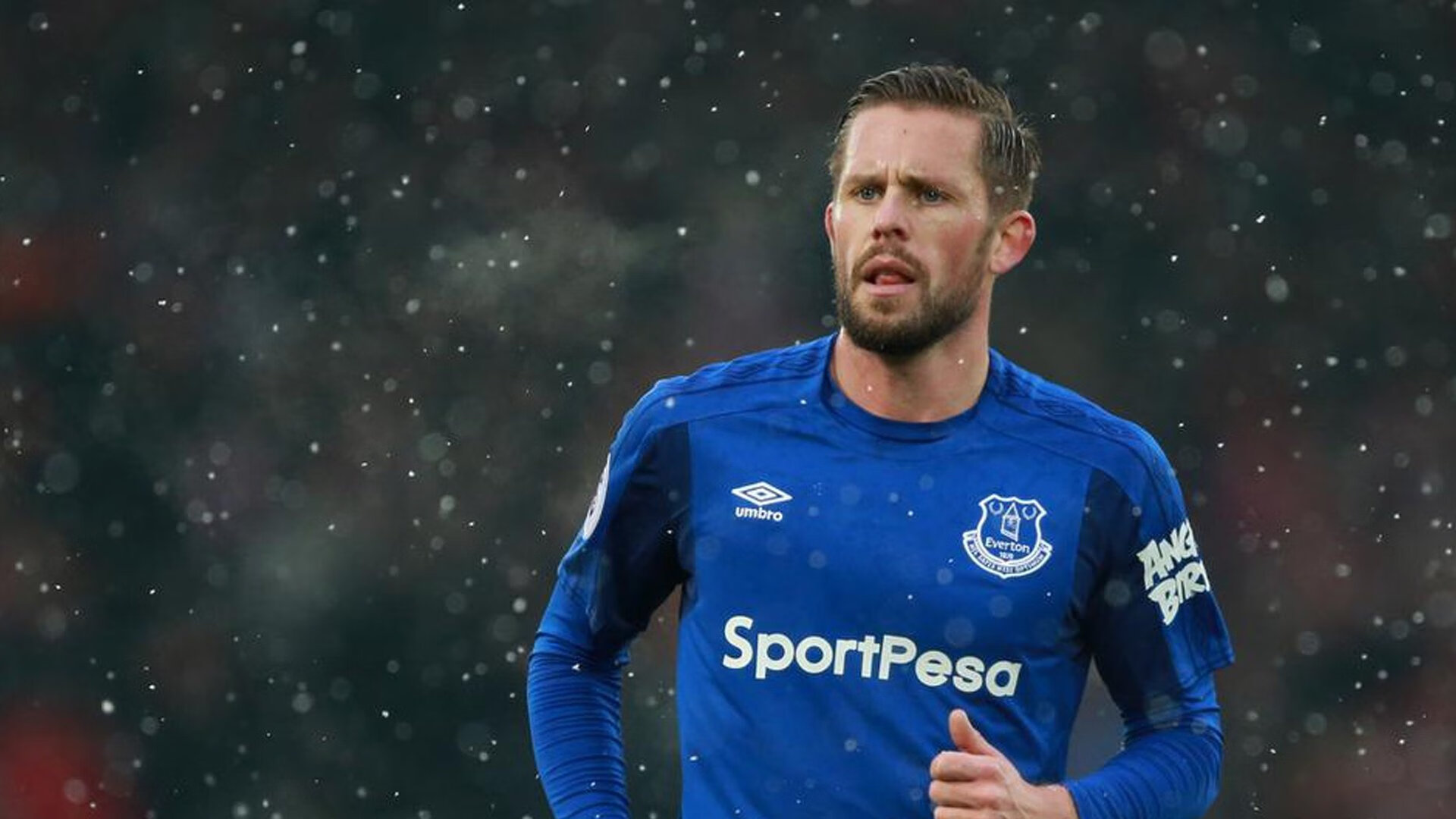 新疆队碾压广州队，乔治刷新纪录，一场载入史册的胜利