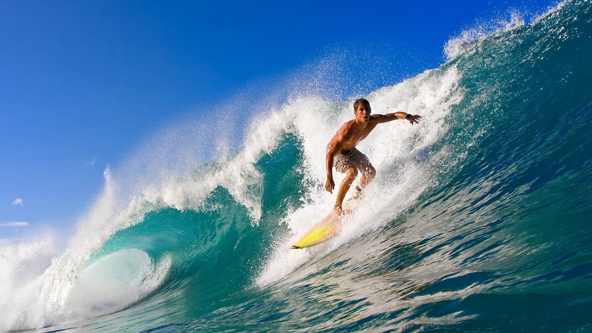 孤勇者的战歌，威廉姆斯鏖战红牛二队，汉密尔顿扛起全队的铁血史诗