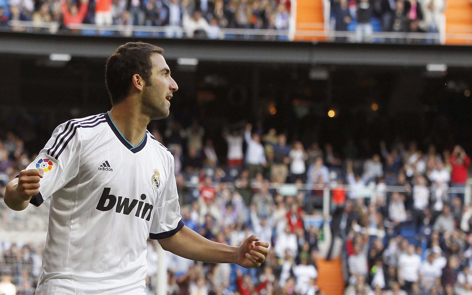 亚平宁之夜的绿白闪电,当阿尔及利亚的沙漠之刃刺穿红黑城墙,阿劳霍用冠军级表现定义唯一